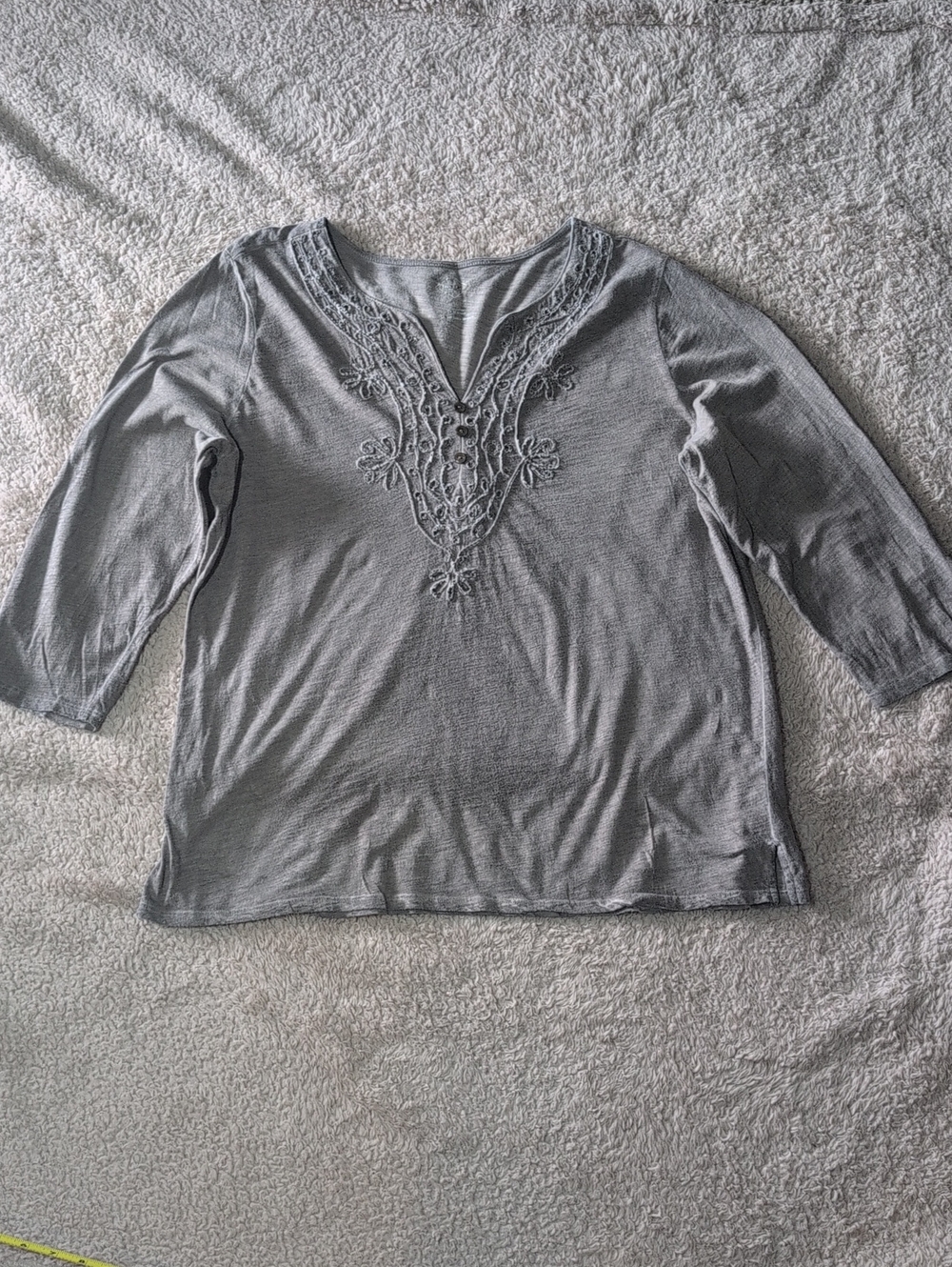 St John's Bay Women's Gray Brown Distressed V-Neck Top Size XL